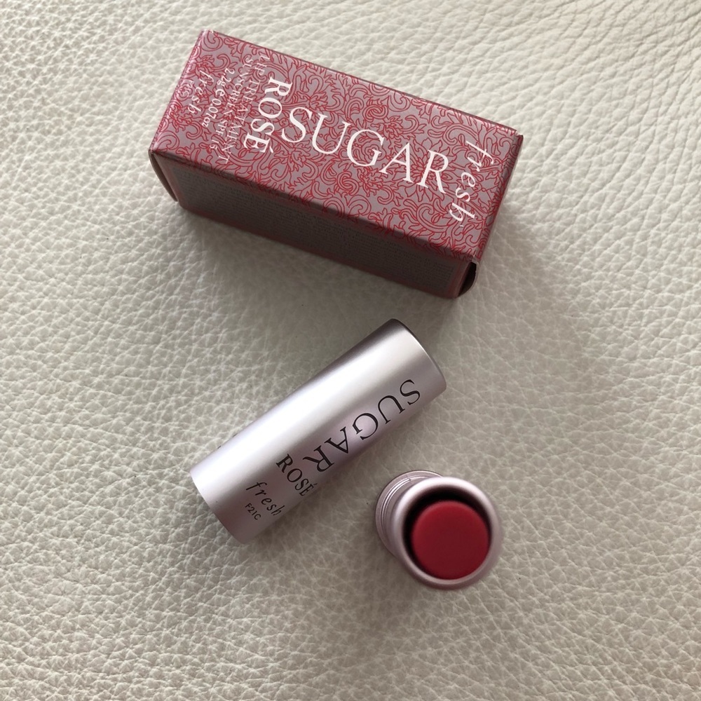 New Sugar Fresh Lip Treatment In Rose shade